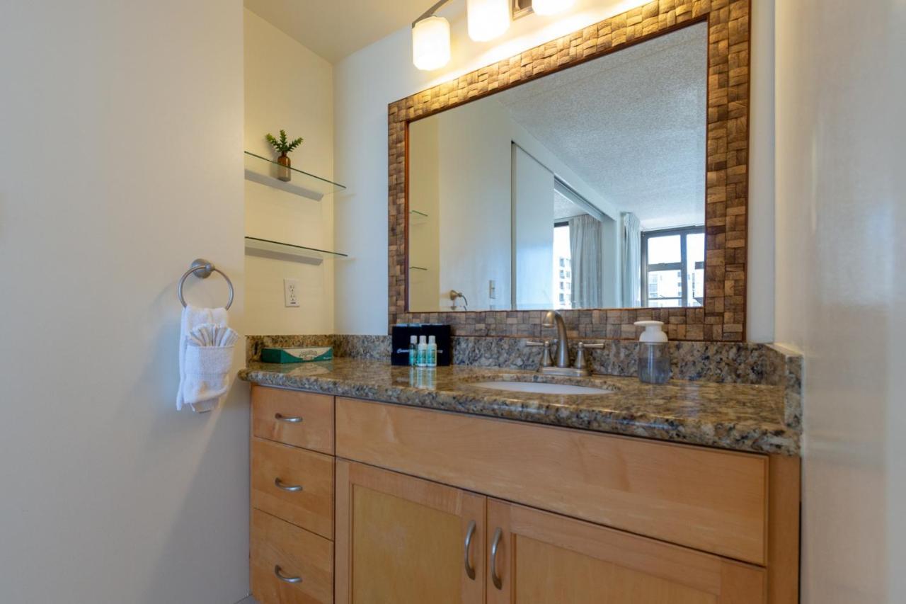 Beautifully Renovated 32Nd Floor Deluxe Ocean View Waikiki Condo Condo Honolulu Exterior foto